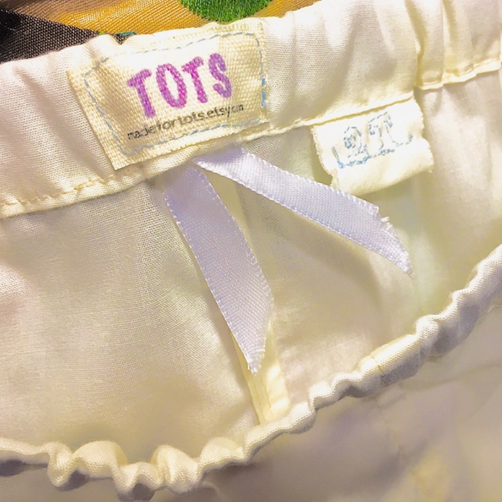 2T RUFFLE SHORTS - Picture 2 of 3
